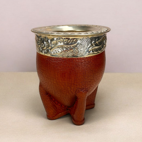 Handmade mate gourd. Handmade in Argentina