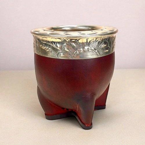 Handmade mate gourd. Handmade in Argentina