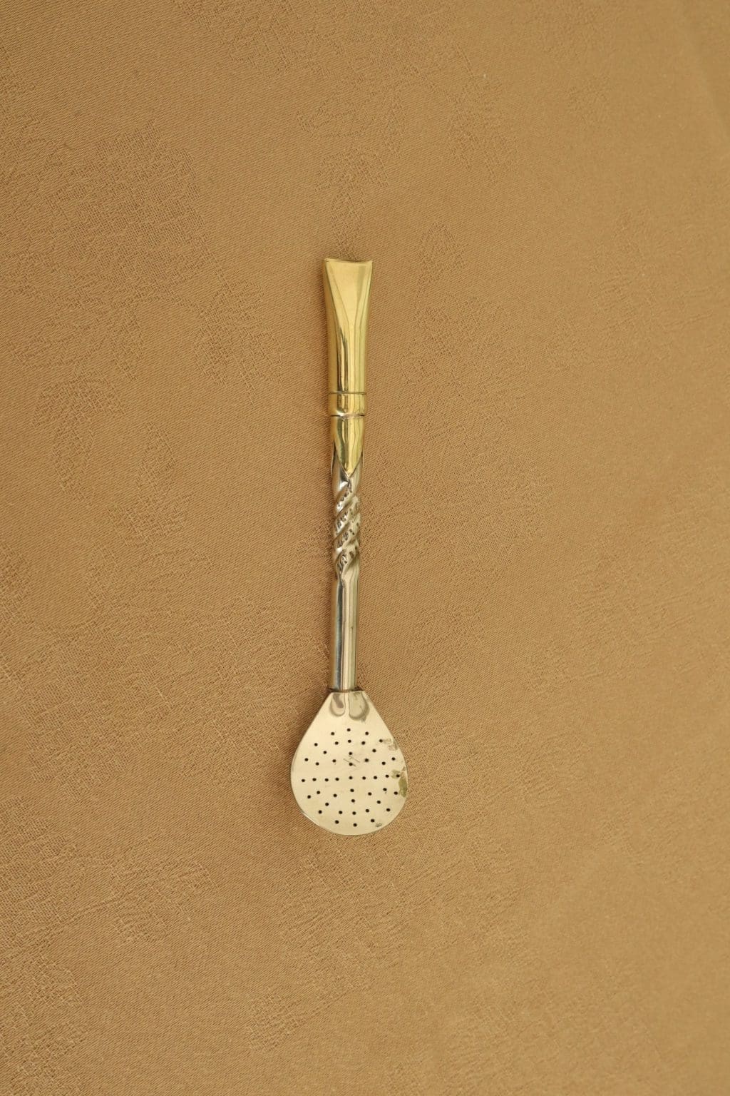 Uruguayan bombillon in alpaca and bronze hand-engraved by a craftsman in Argentina