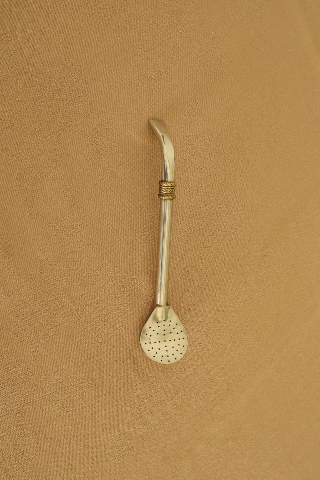 Bombillon pico de loro en alpaca et bronze gravé à la main par un artisan en Argentine