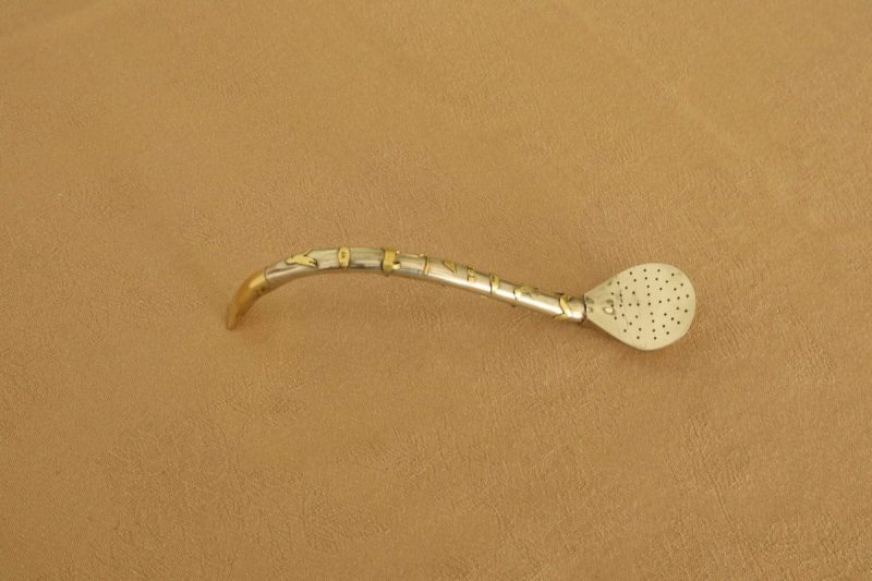 Bombilla artisanale personnalisée en alpaca et bronze avec des hiéroglyphes égyptiens