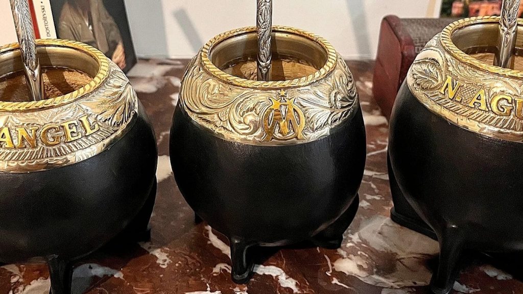 Trois calebasses à maté torpedo personnalisées