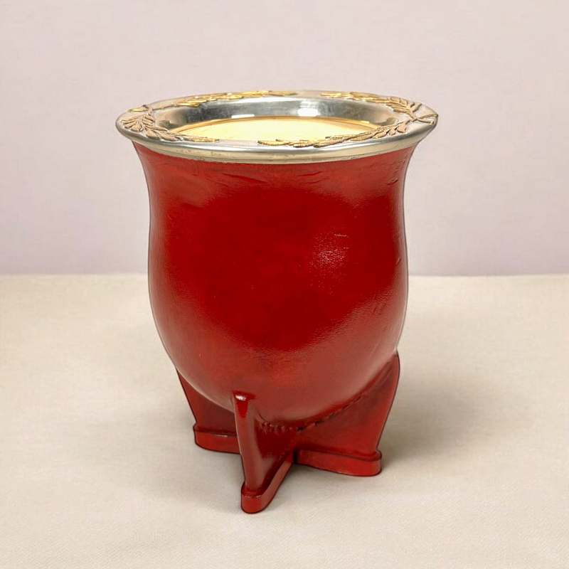 a maté calabash handmade by a craftsman. Calabash from Brazil, cowhide and alpaca virola