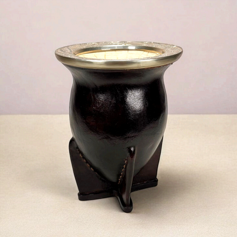 a maté calabash handmade by a craftsman. Calabash from Brazil, cowhide and alpaca virola