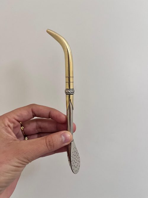 une bombilla pico de loro en alpaca avec embout bronze et viola, design exclusif à Mate chamamé