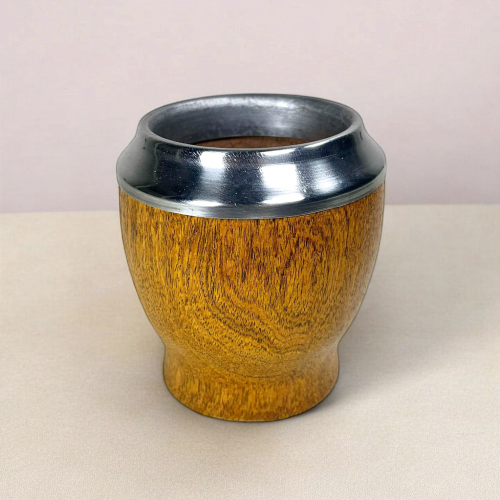 Wooden torpedo gourd. Attractive model topped with an alpaca Virola.