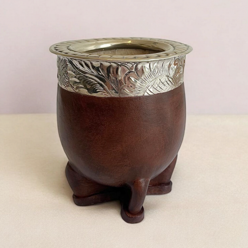 Artisanal maté calabash from Argentina. Brown leather and alpaca model