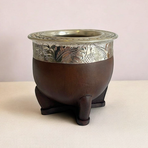 Artisanal maté calabash from Argentina. Brown leather and alpaca model