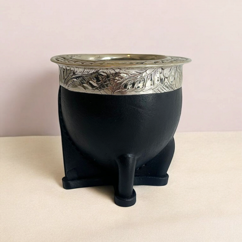 Artisanal maté calabash from Argentina. Black leather and alpaca model