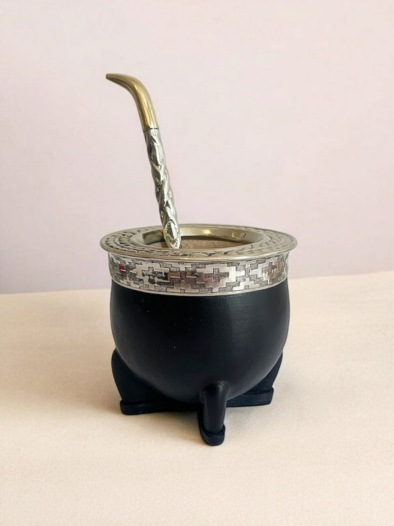 Artisanal maté calabash from Argentina. Black leather and alpaca model with alpaca and bronze bombilla.