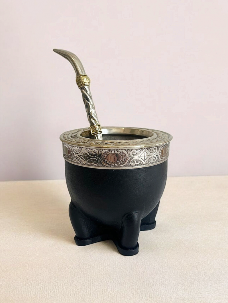 Artisanal maté calabash from Argentina. Black leather and alpaca model with alpaca and bronze bombilla.