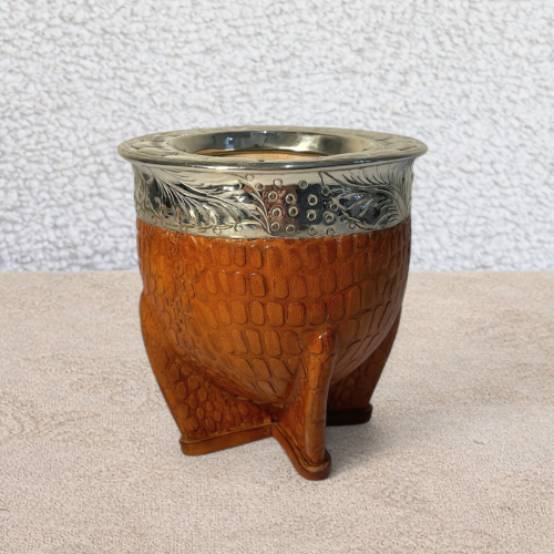 Calebasse à maté artisanale croco camel en cuir pleine fleur avec virola en alpaca