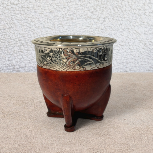 Calebasse à maté impérial artisanale cognac en cuir avec virola en alpaca