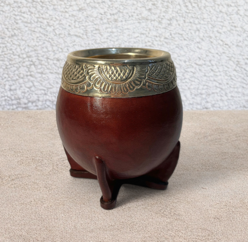 Calebasse à maté torpedo artisanale noisette en cuir avec virola en alpaca