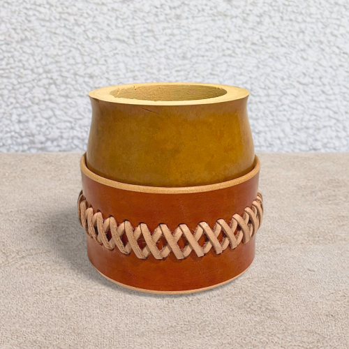 Calebasse à maté criollo tressée cognac avec base en cuir